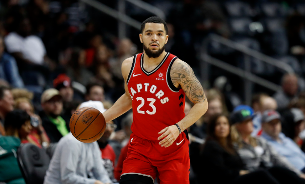  范弗利特三分12投全中，猛龙大胜黄蜂  