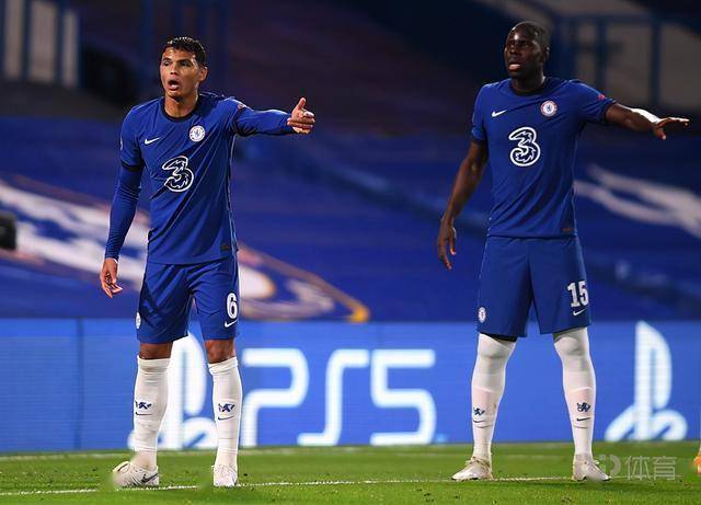  西汉姆联铁卫祖马重伤，莫耶斯紧急寻求后防补强  